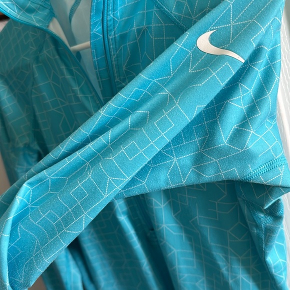 Nike Pro Active Long Sleeve - Picture 2 of 3